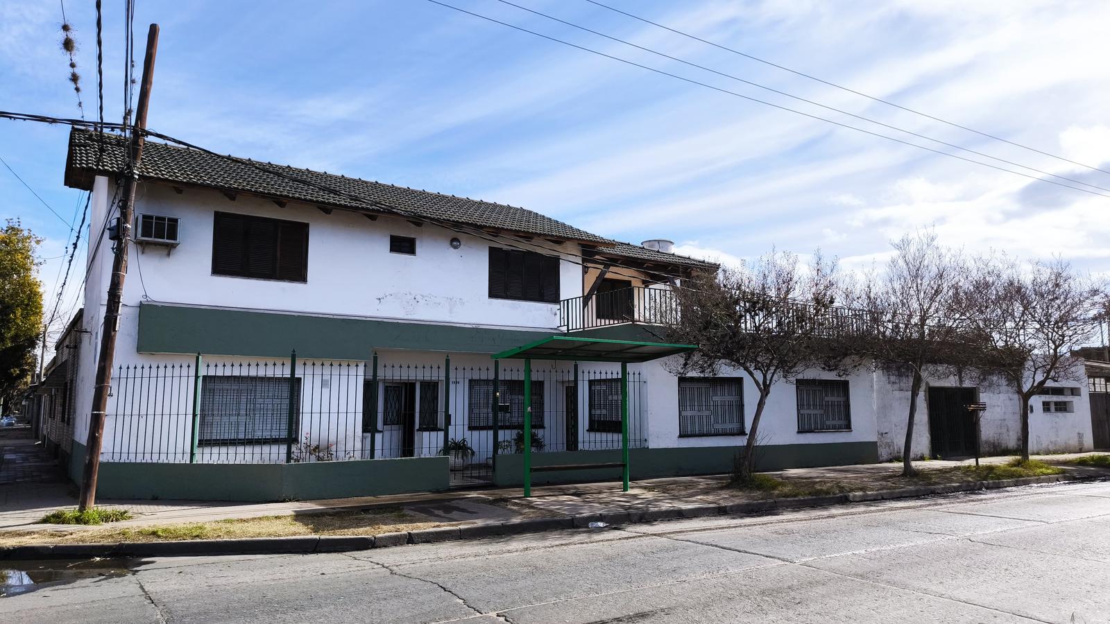 Venta casa de 3 dormitorios en Villa Gobernador Galvez