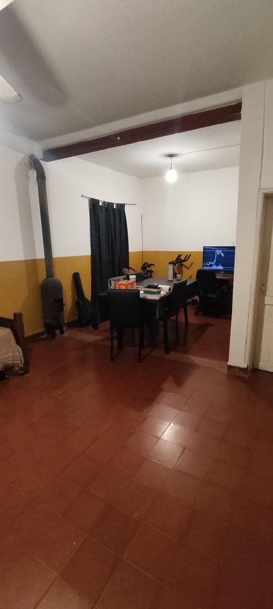 Venta Casa con Departamento en barrio Villa Adela Córdoba Capital.