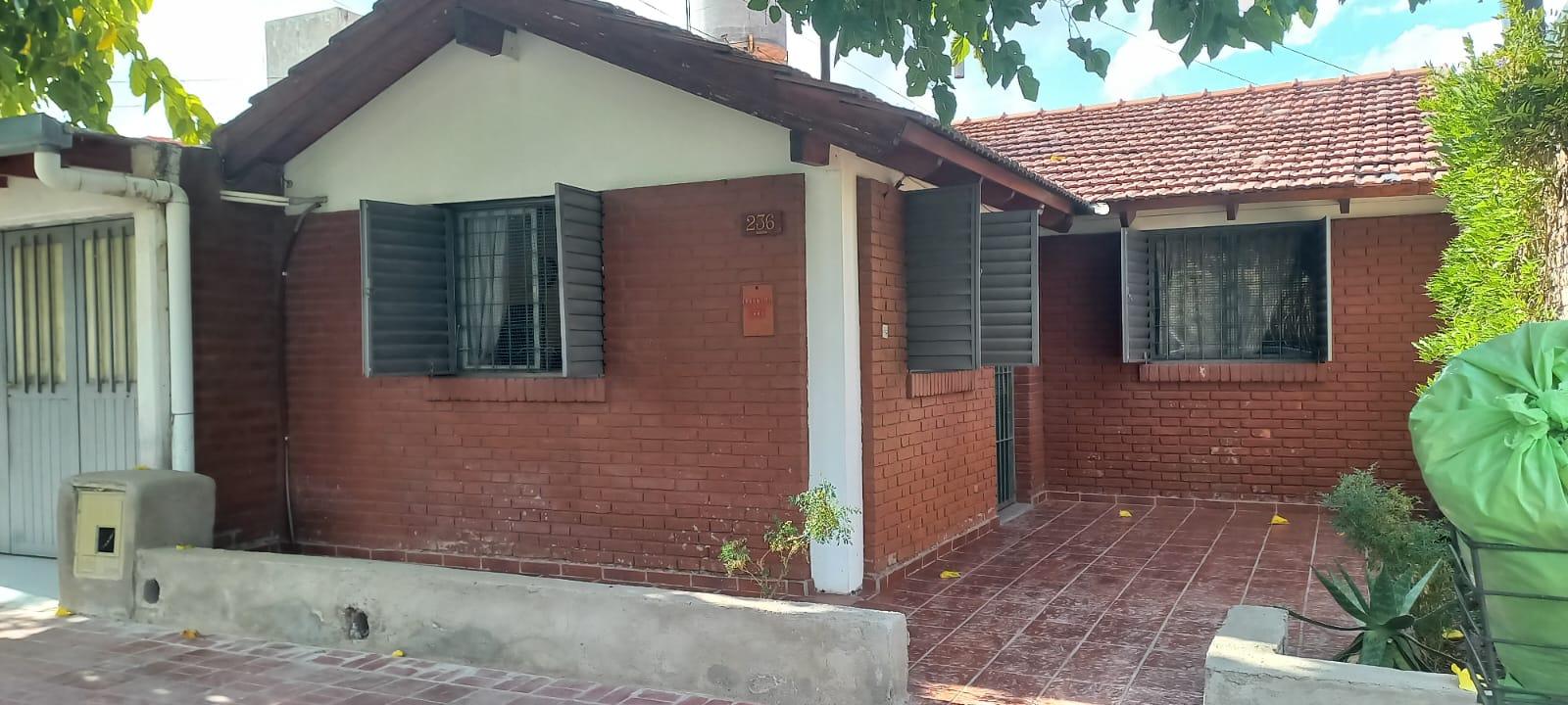 CASA EN VENTA EN GODOY CRUZ