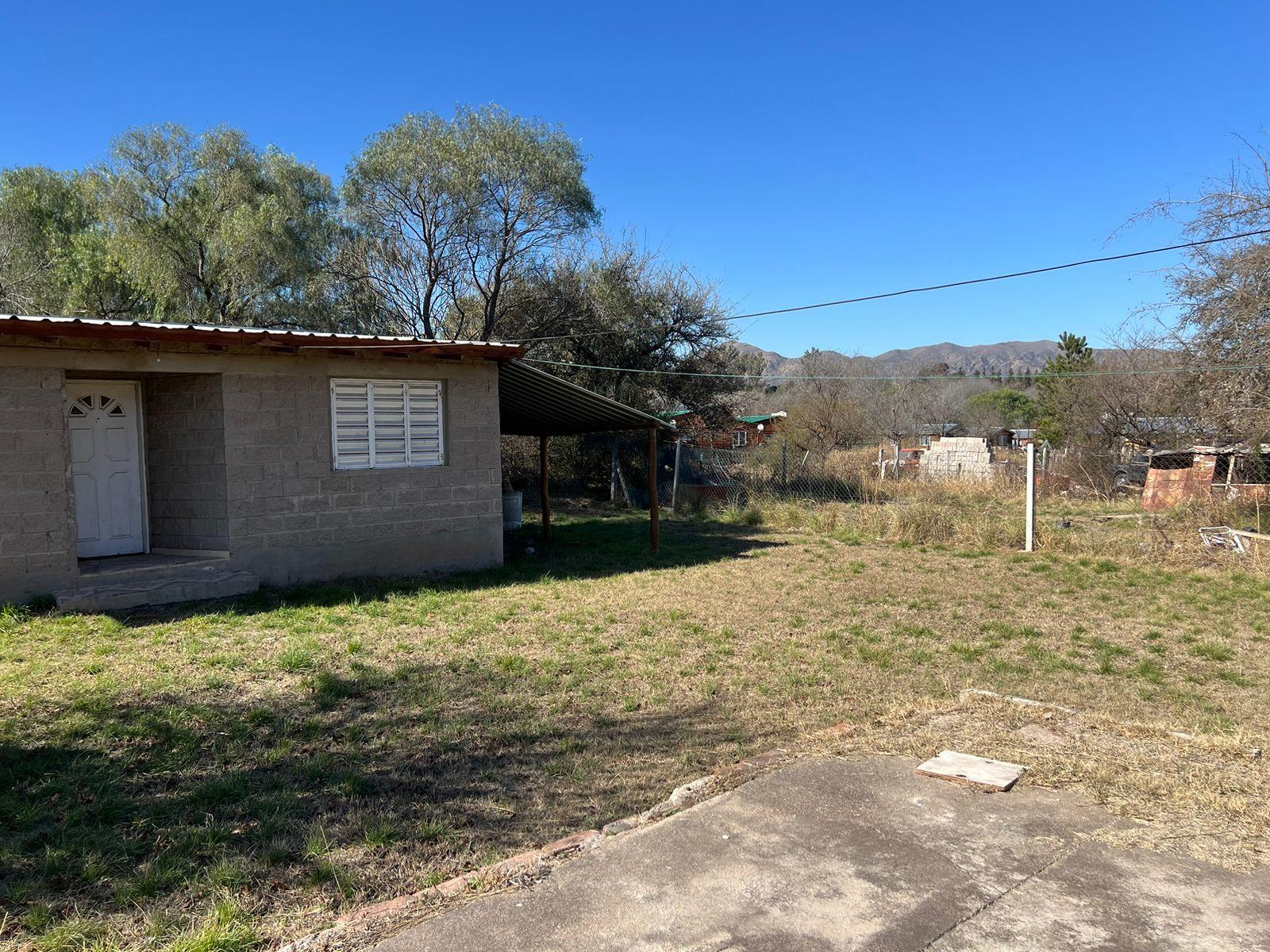 VENTA DE COMPLEJO DE 2 CABAÑAS CON PILETA EN COSQUIN A 1 CUADRA DE  RUTA , A 500M DEL BALNEARIO LA JUNTURA REF: 1367