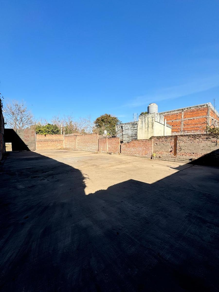 Terreno de 294 m2 con contrapiso de hormigón en VENTA, zona Av. Circunvalación, SMT