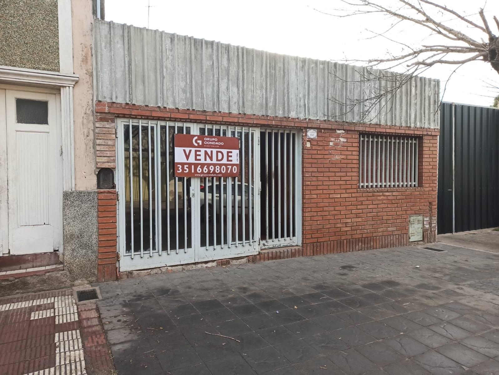 Vendo Casa tres dormitorios Barrio General Bustos a remodelar