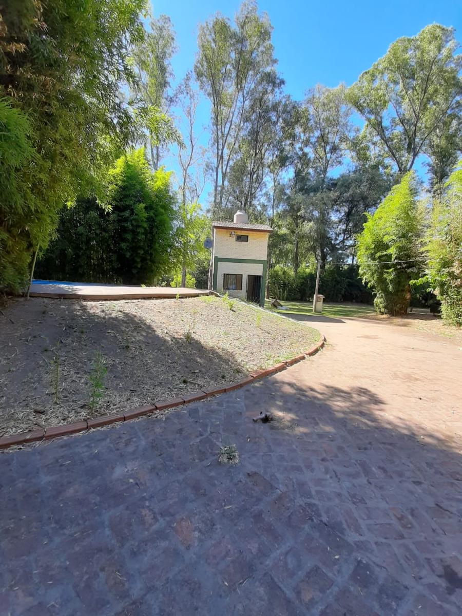 Casa Quinta en  Calle Guemes & San Martin, barrio Peluffo. Cañuelas