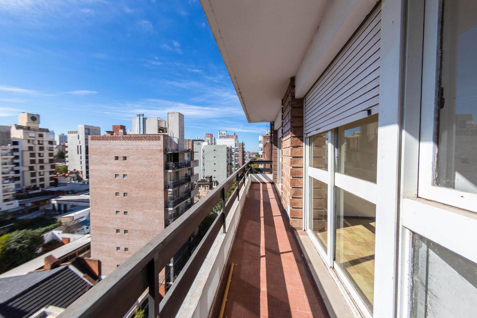 EN VENTA- DEPARTAMENTO DE DOS DORMITORIOS PISO EXCLUSIVO -BARRIO MARTIN