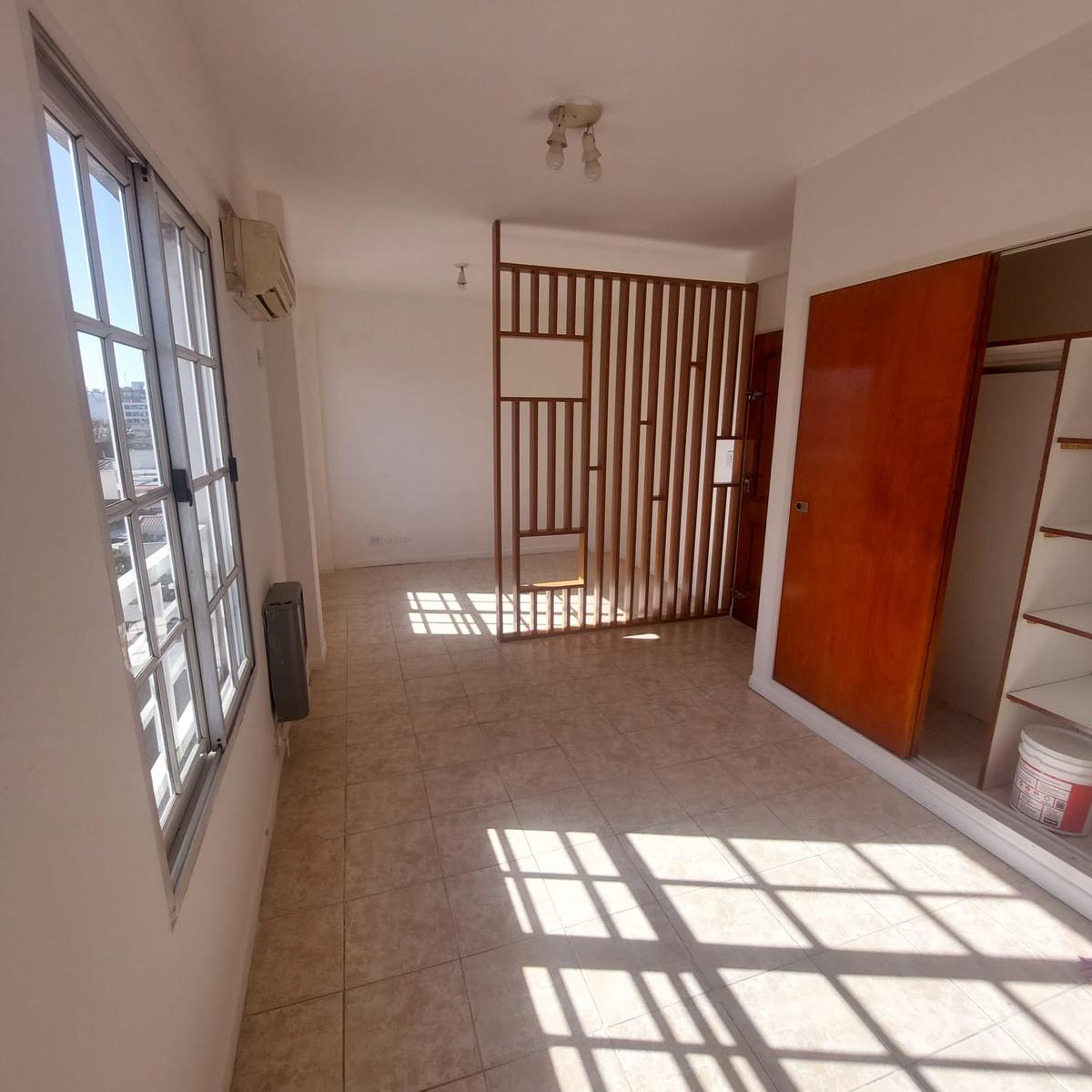 Departamento en Moron, Mono ambiente apto Profesional.