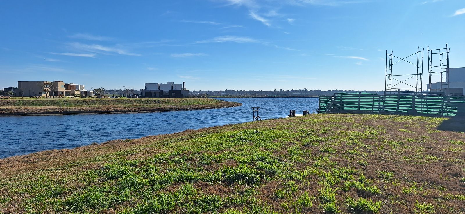 VENTA LOTE AL LAGO CENTRAL EN PUERTOS, COSTAS