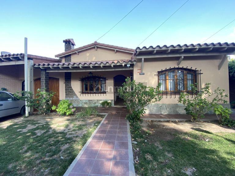 Casa en venta en calle San Martín, Carrodilla, Luján de Cuyo.