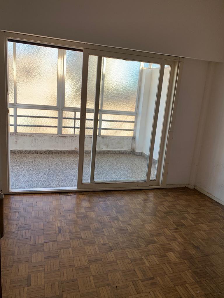 Monoambiente con gran balcon aterarzado, a mts de Av Cordoba, Almagro