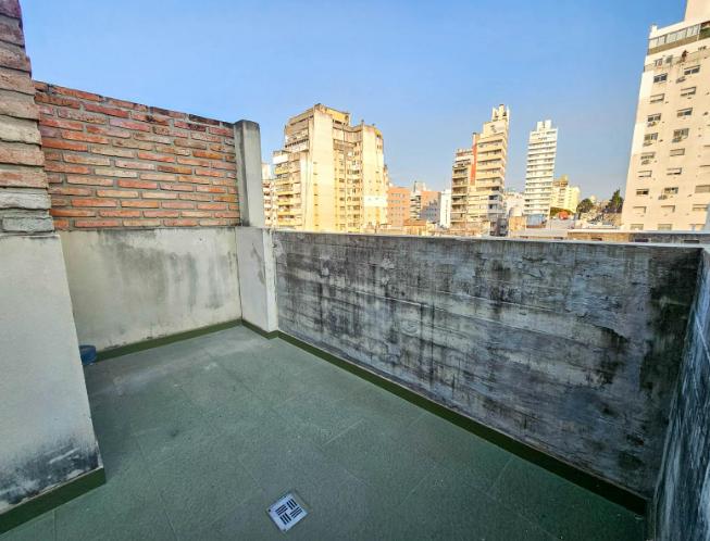 VENTA - DEPARTAMENTO UN DORMITORIO CON BALCÓN - ZONA CENTRO