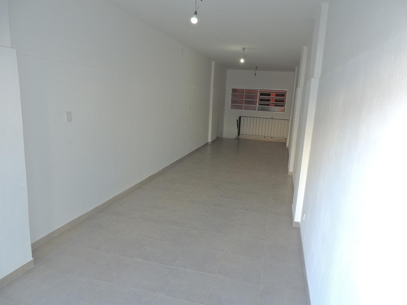 OPORTUNIDAD LOCAL COMERCIAL SOBRE AV BALBIN, SAAVEDRA. E-FURIO.