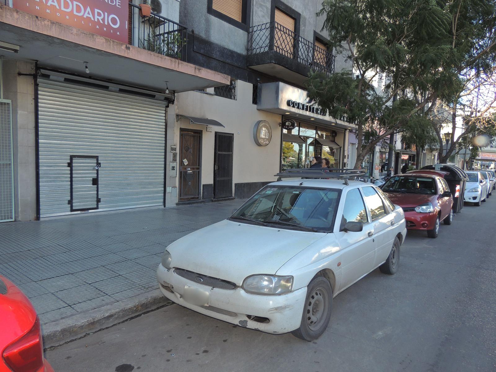 OPORTUNIDAD LOCAL COMERCIAL SOBRE AV BALBIN, SAAVEDRA. E-FURIO.