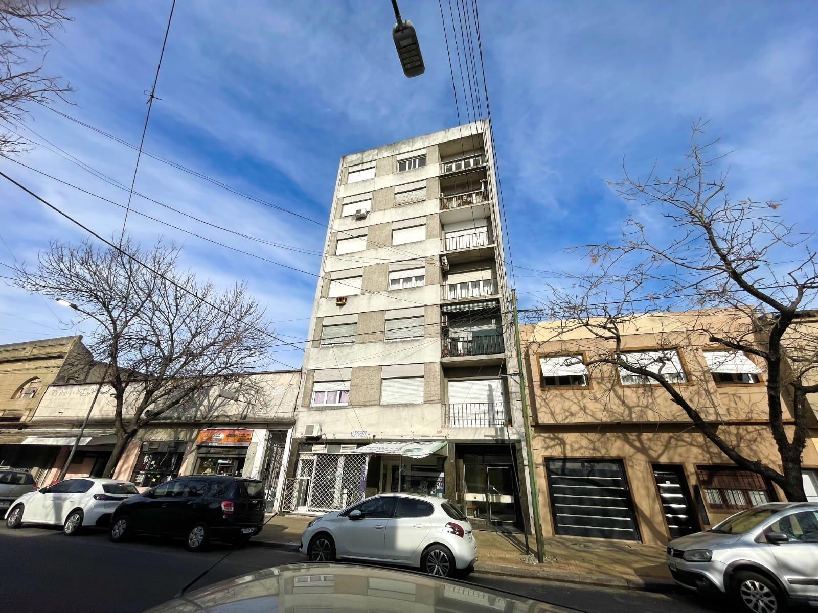 Departamento a la venta de un dormitorio en calle 42 y 2