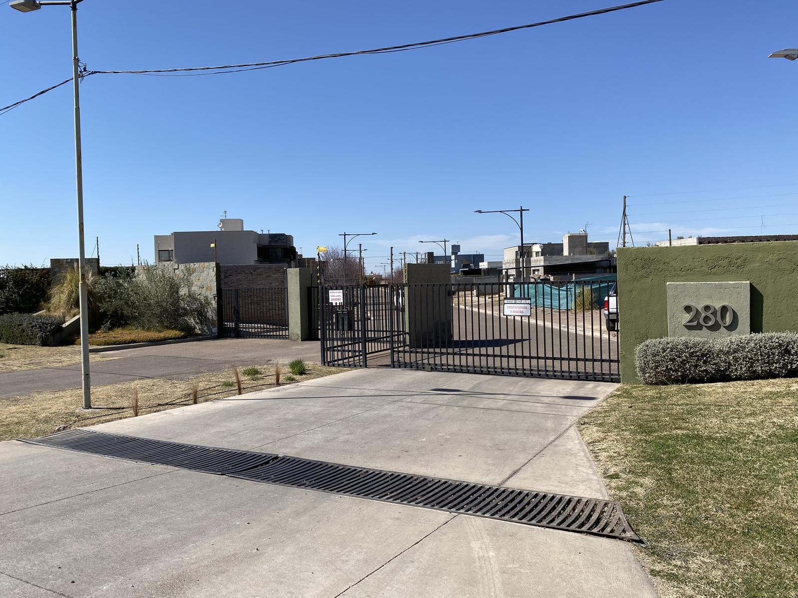 Terreno en venta en Barrio Olivares de Cipoletti