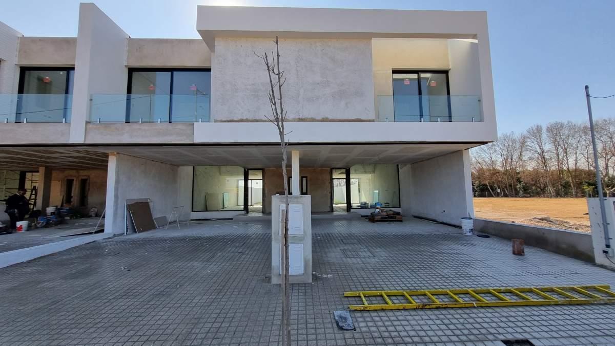 Exclusivo Duplex con Escritura y Seguridad