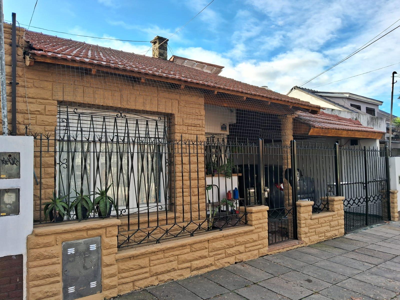 Casa en Profesor Mariño al 300, Temperley