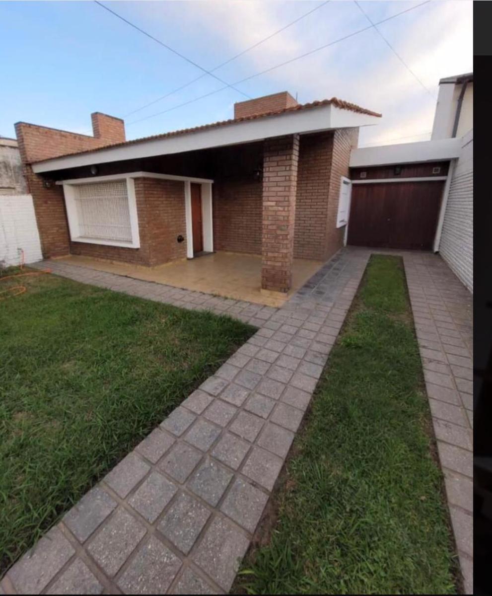 Casa en  venta, tres dormitorios, Zona norte