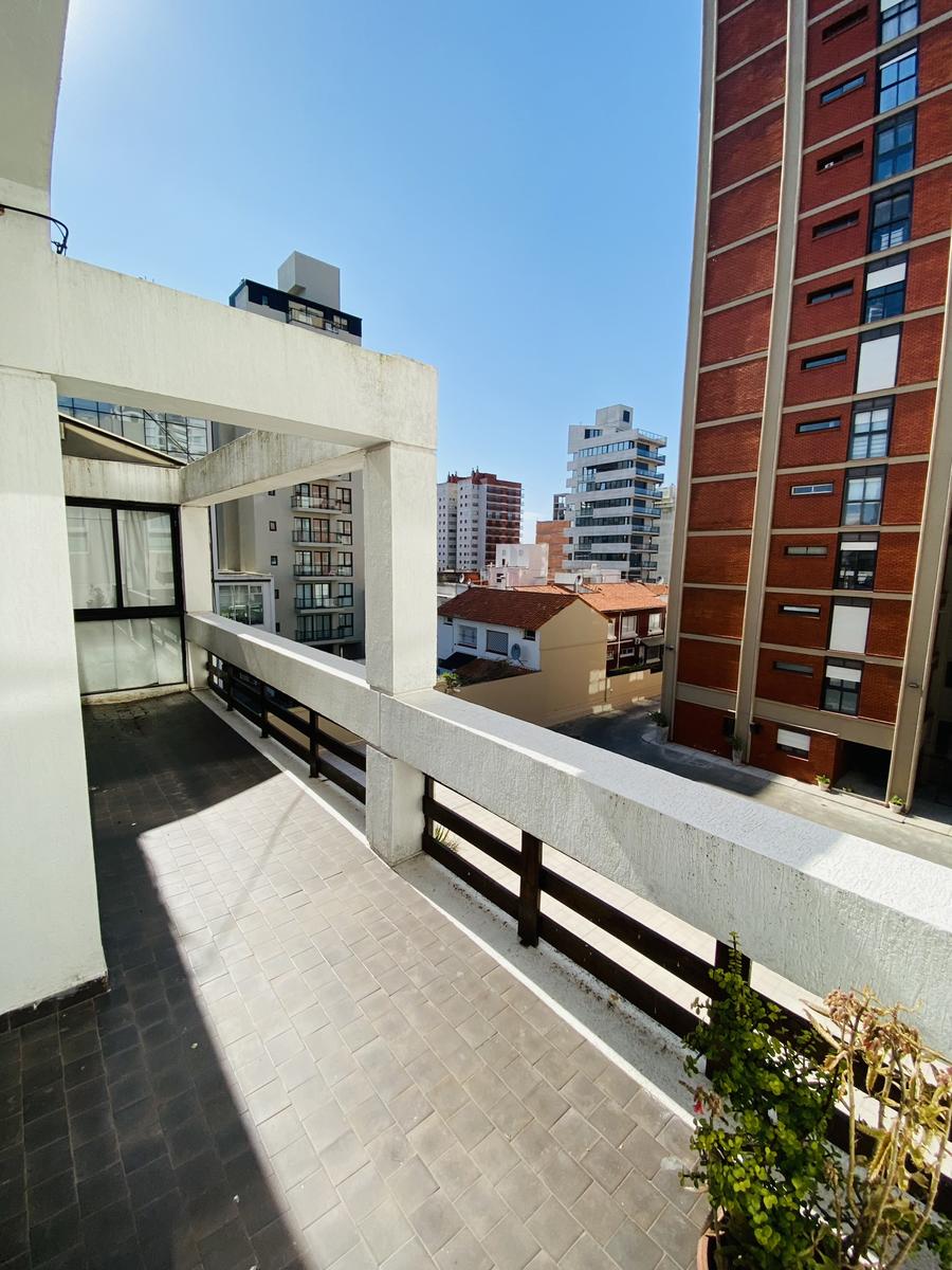 Venta  Departamento 2 AMB  Terraza Propia y Cochera