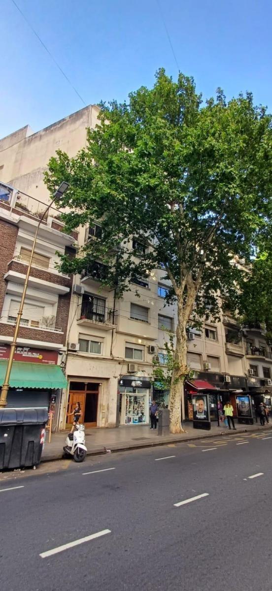 Departamento 4 ambientes en  venta en Av. Montes de Oca al 1100 Barracas CABA