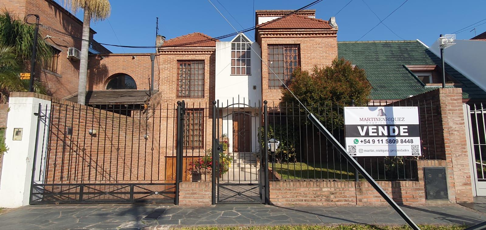 Casa cuatro ambientes en Venta Quilmes