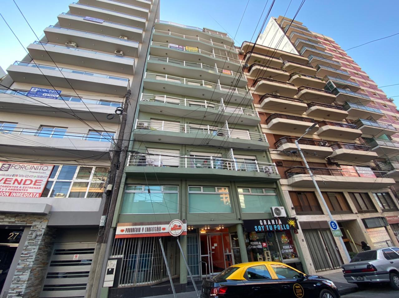 Departamento tres ambientes duplex en Alquiler en Avellaneda Centro