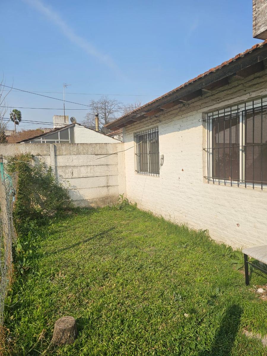 Lote con 4 viviendas construidas en  Almirante Brown - Pilar