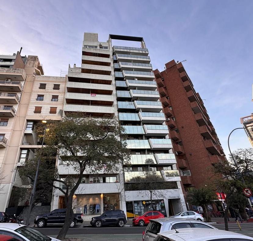 Departamento en Venta Nueva Córdoba. 2 dormitorios. 2 baños. Frente. Escritura