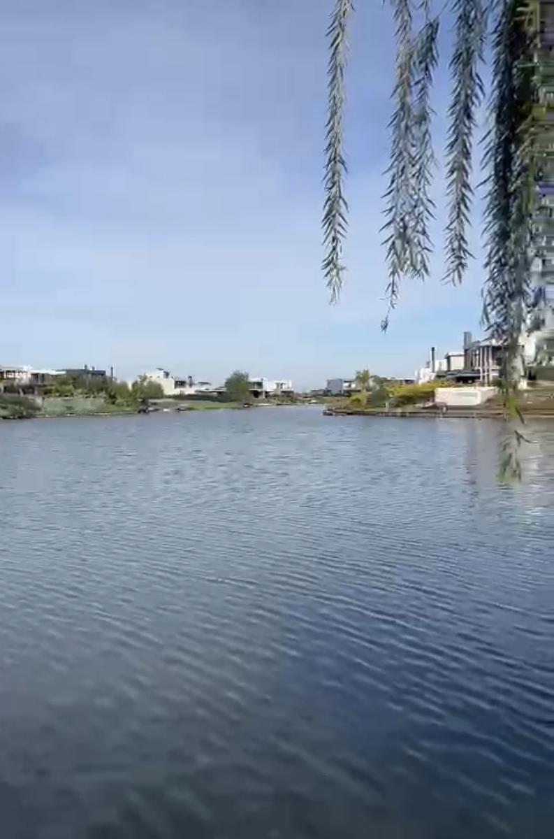 Lote al Lago en Venta en Virazon