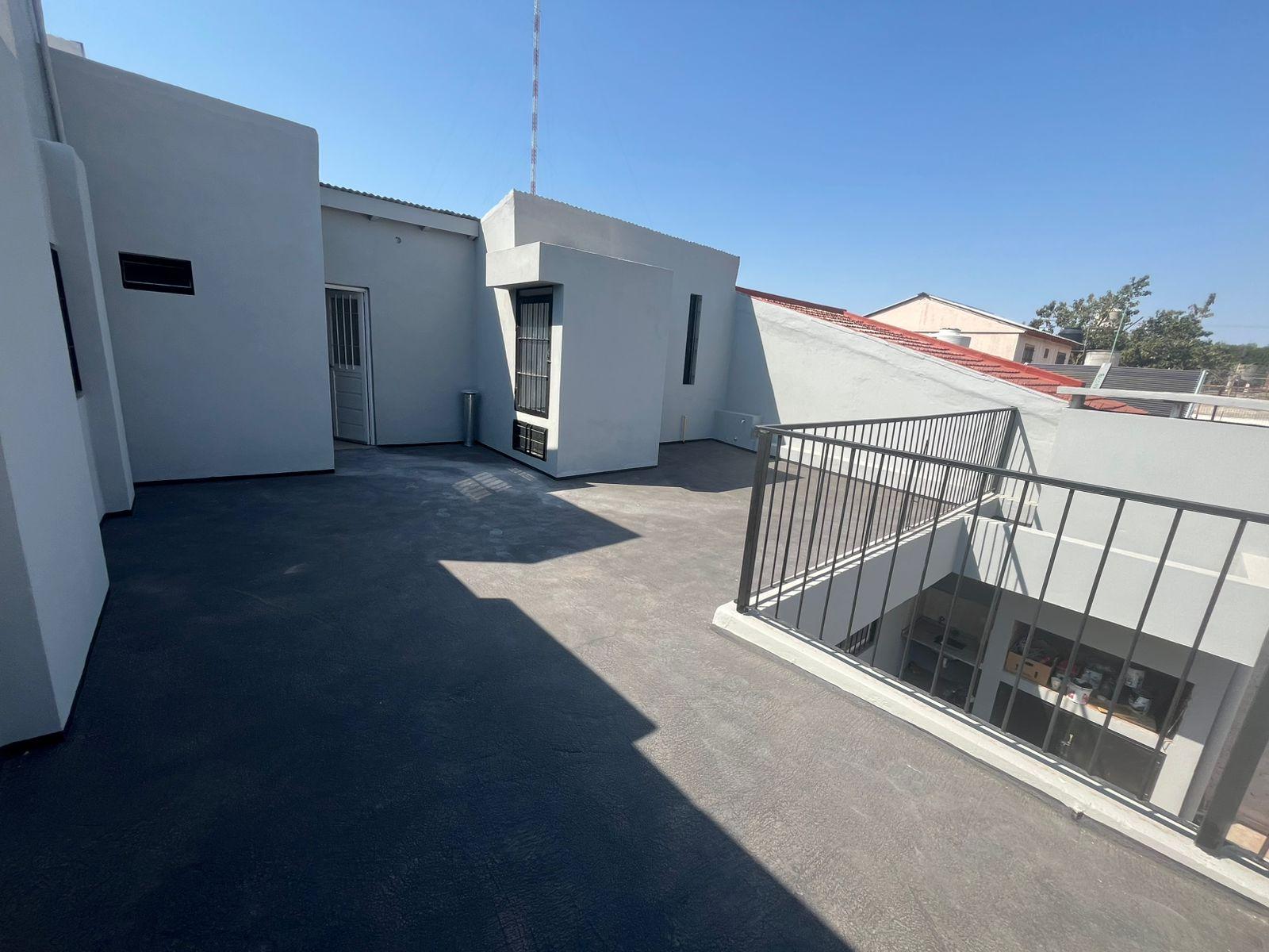 Casa en Venta en Parque Horizonte.  4 dormitorios, cochera y jardin. APTO CREDITO