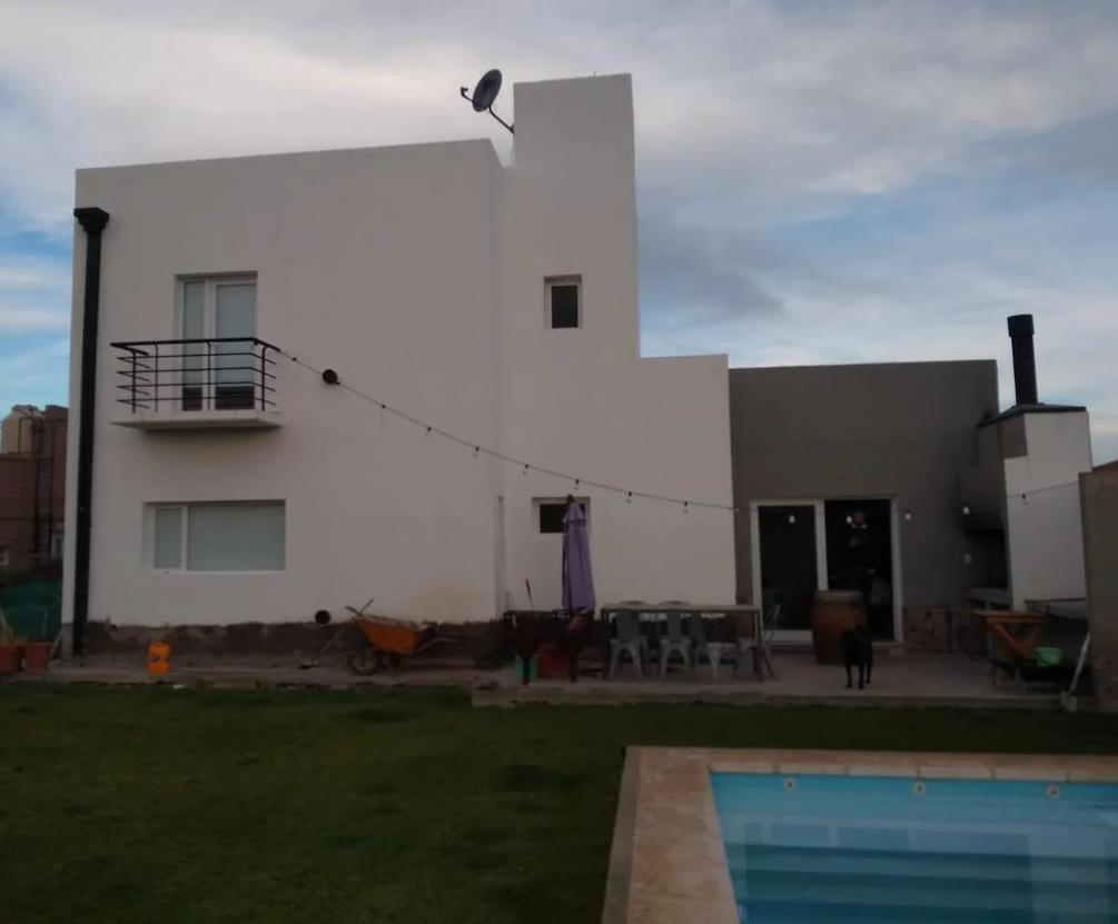 Casa en VENTA de 3 dorm. barrio Bodega Sol del Valle, Gral. Roca