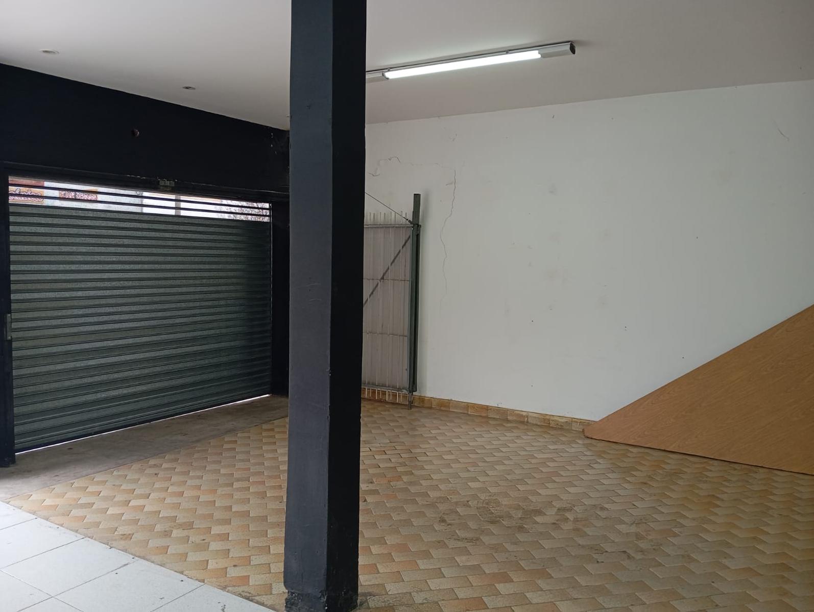 Alquiler de local a la calle - 200 mts2 - Alvarado 3400 - San José - Mar del Plata