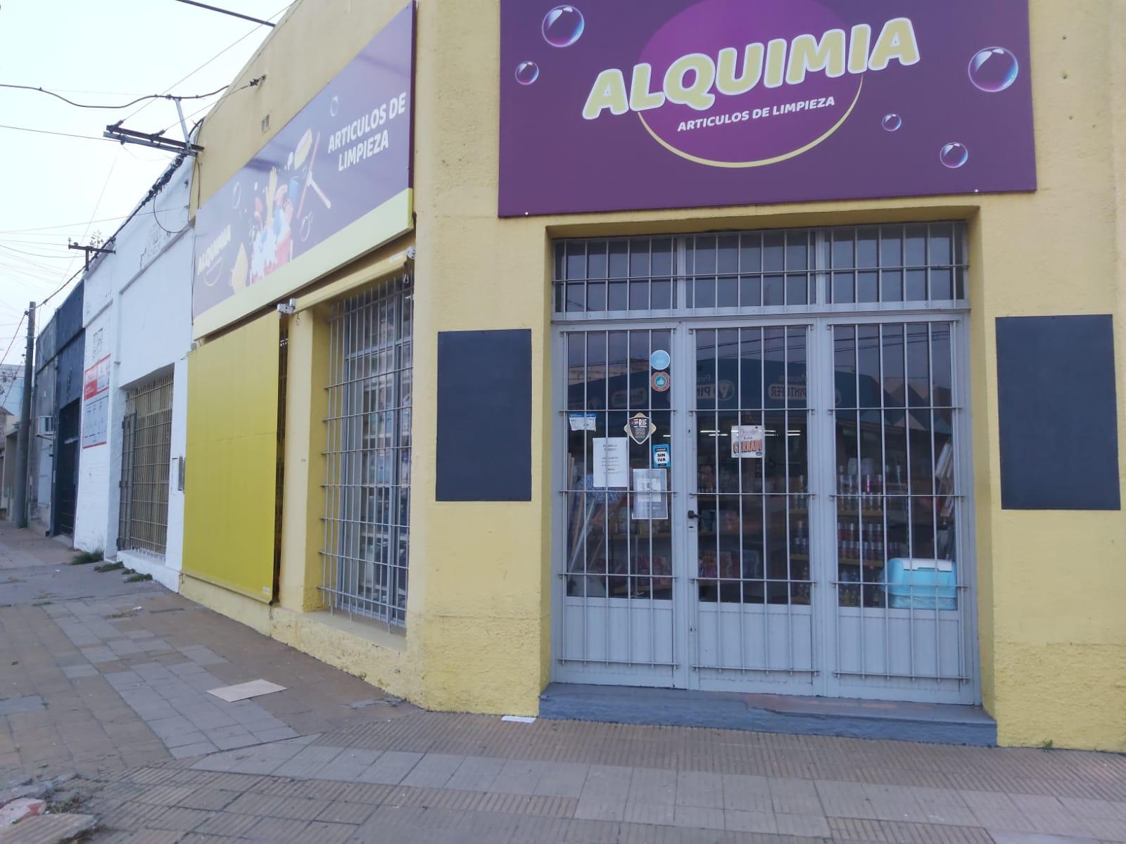 Local en venta sobre avenida principal en Junin.