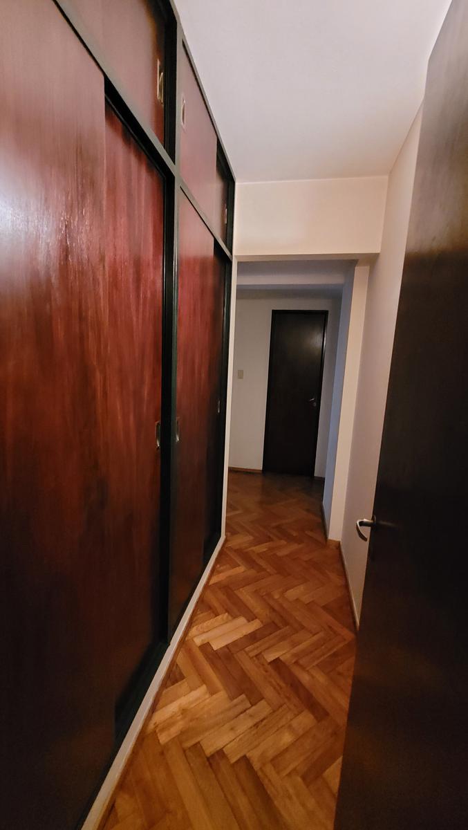 Venta Departamento 2 dormitorios con balcón al frente - Martin, Rosario