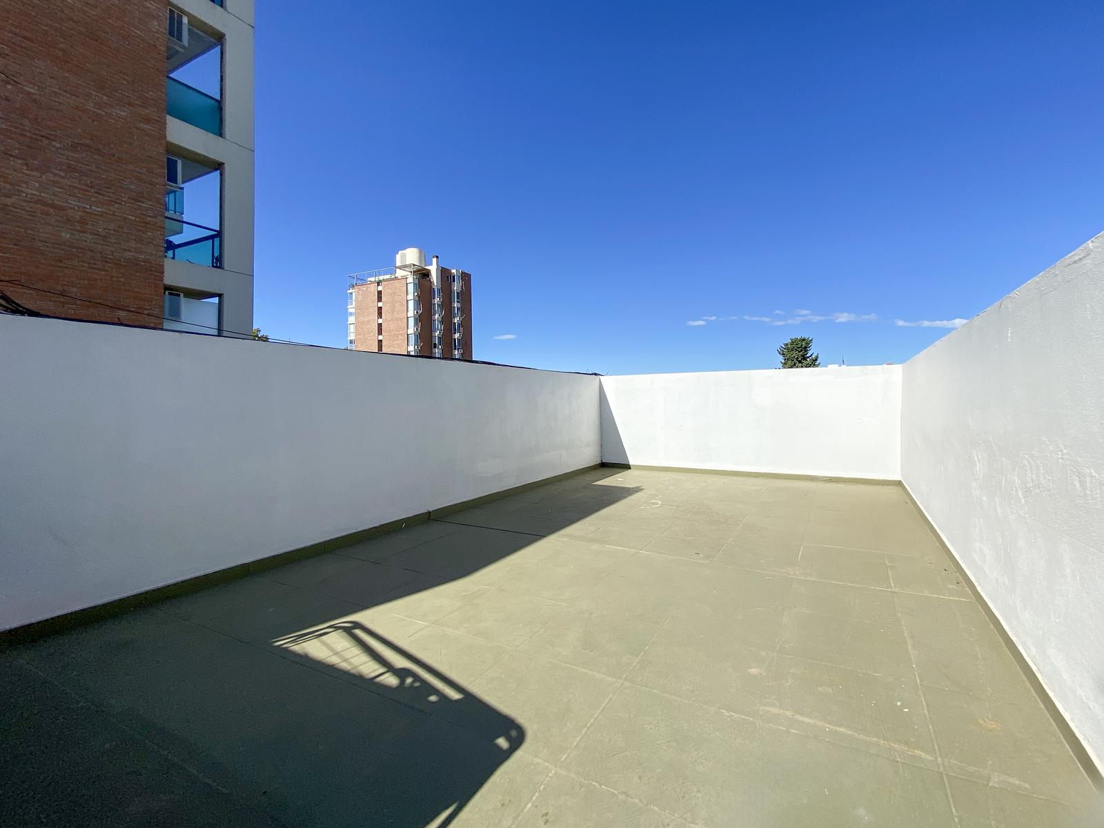 VENTA - Monoambiente con terraza exclusiva - Pichincha, Rosario.