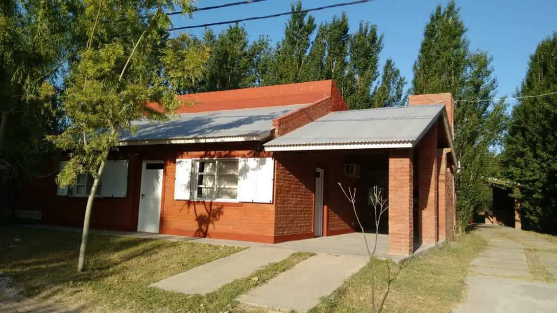 Casas en venta - 4 dormitorios 2 baños - 450mts2 - Balneario Marisol