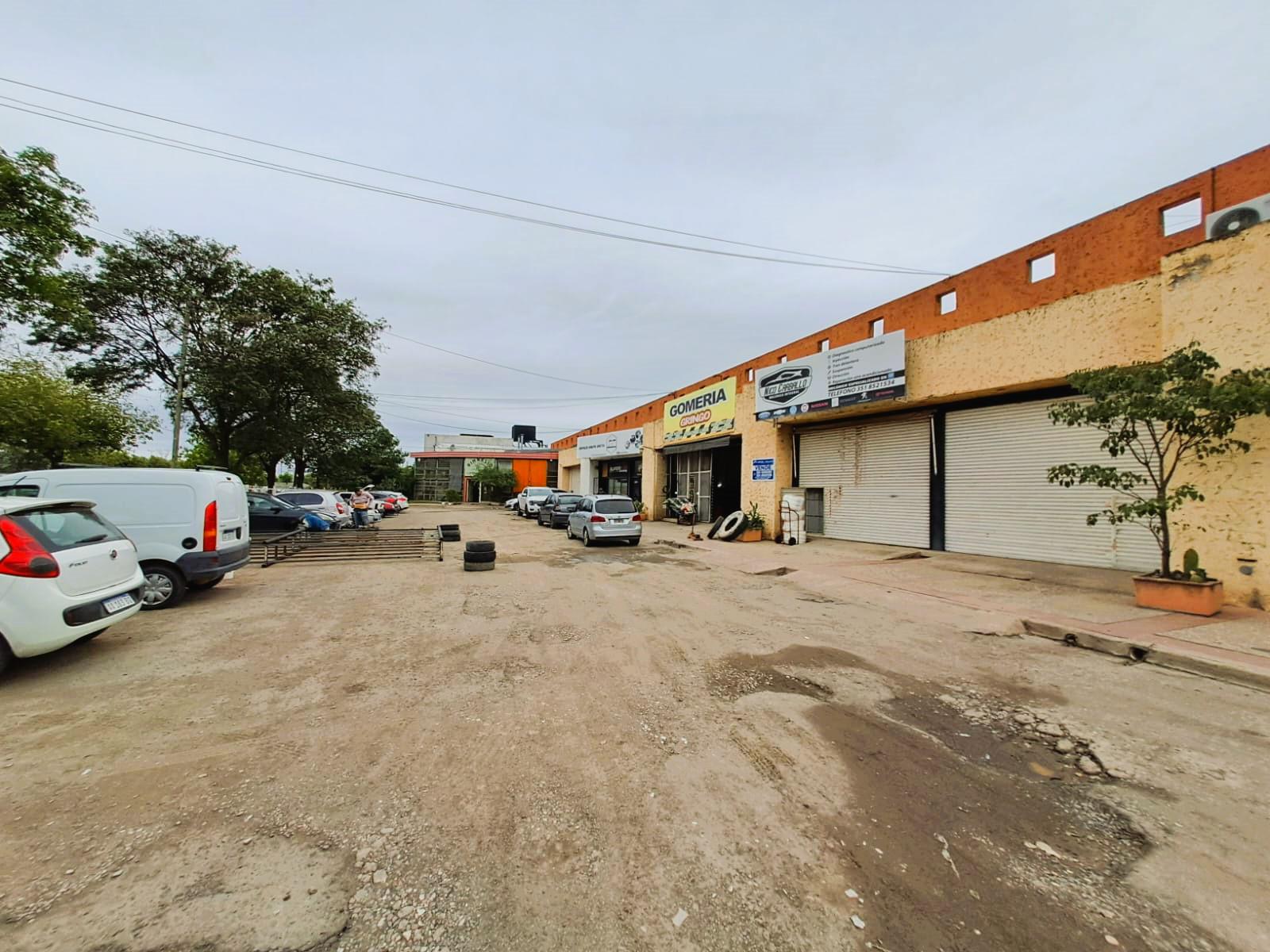 Se vende local comercial en  Barrio Jardín - Richieri y Malagueño COMPLEJO LA HUERTILLA