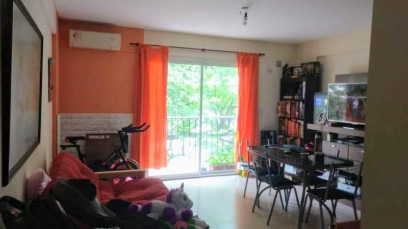 venta departamento de 2 ambientes con cochera   cubierta  San Fernando