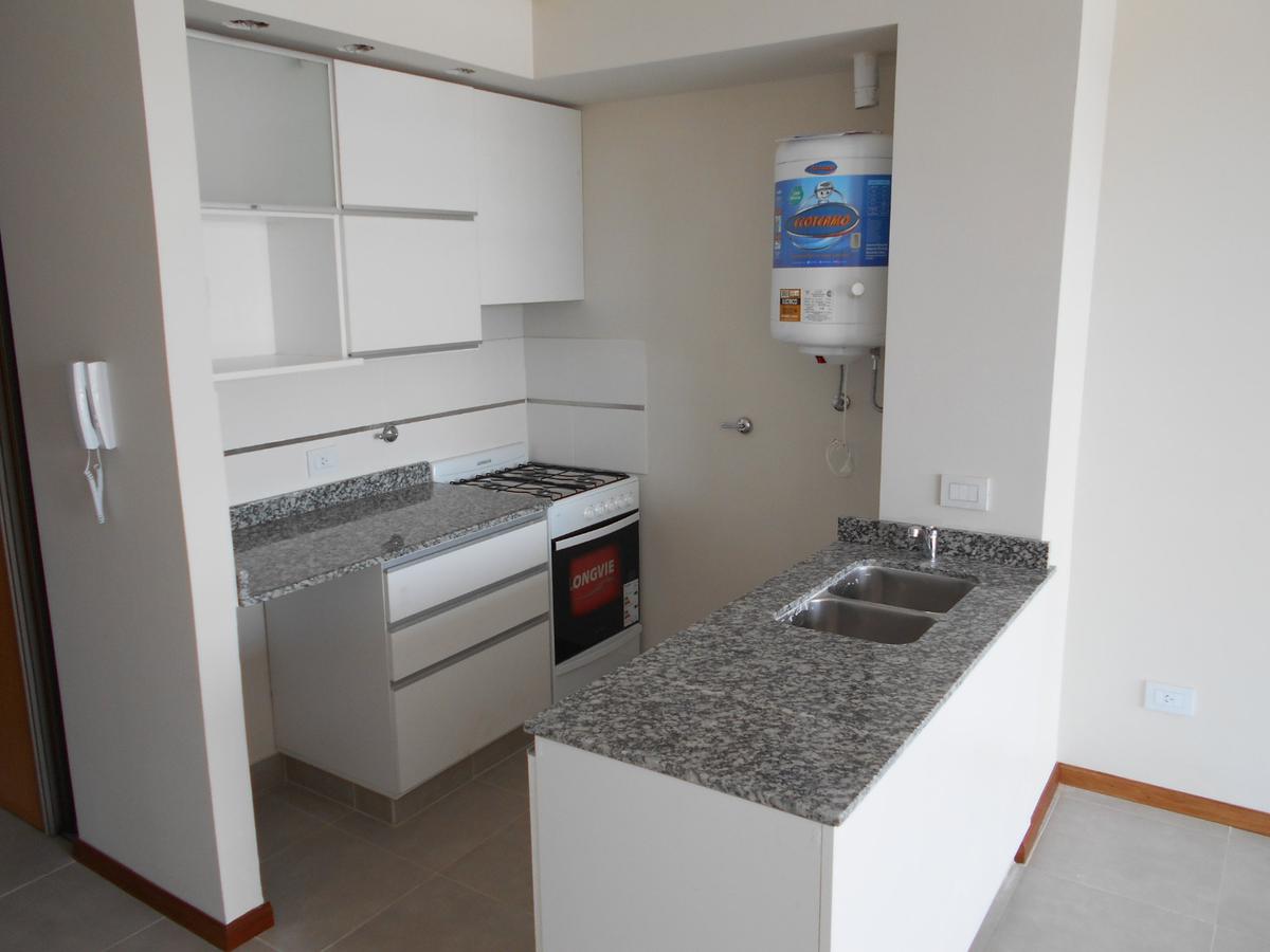 Departamento monoambiente con cochera en venta Pichincha