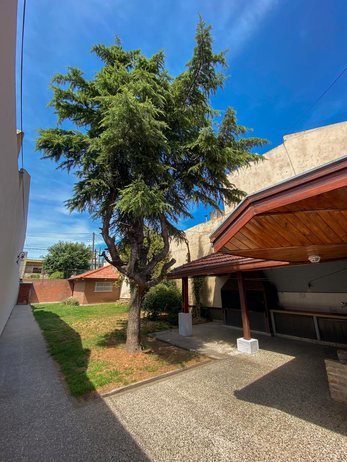 Casa de 3 ambientes en venta en Lanus Oeste