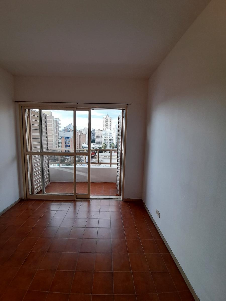 CON RENTA 1 DORMITORIO CON BALCON A 2 CUADRAS PLAZA COLON