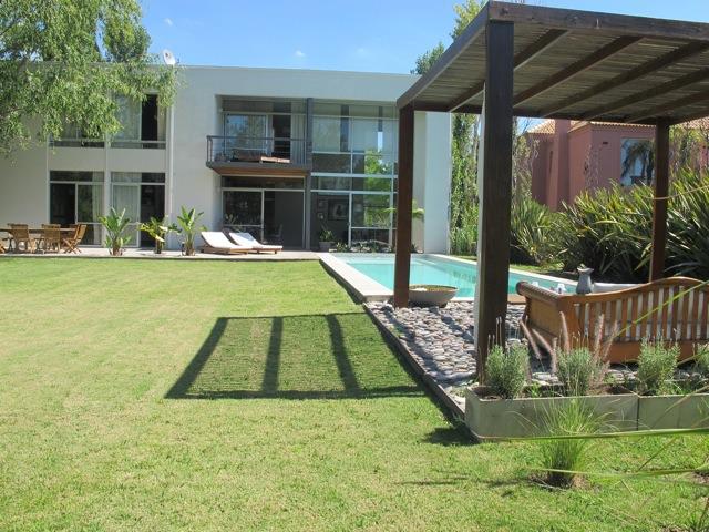 Venta casa Los Castores, lote interno al bosque, Nordelta, barrio cerrado Tigre