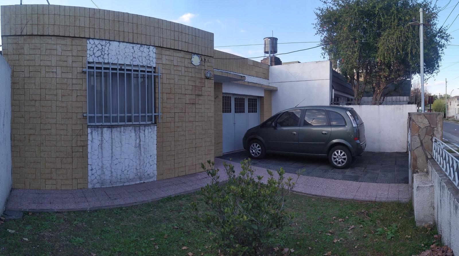 CASA EN VENTA - 3 DORM. 63.000 USD!! Zona Sur