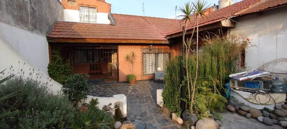 Venta de Casa de 4 ambientes más Departamento de 2 ambientes en Rafael Castillo