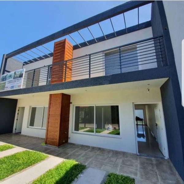 CASA DUPLEX 4 AMBIENTES EN VENTA-  A ESTRENAR - ZONA ITUZAINGO -  FINANCIA TOMA MENOR VALOR