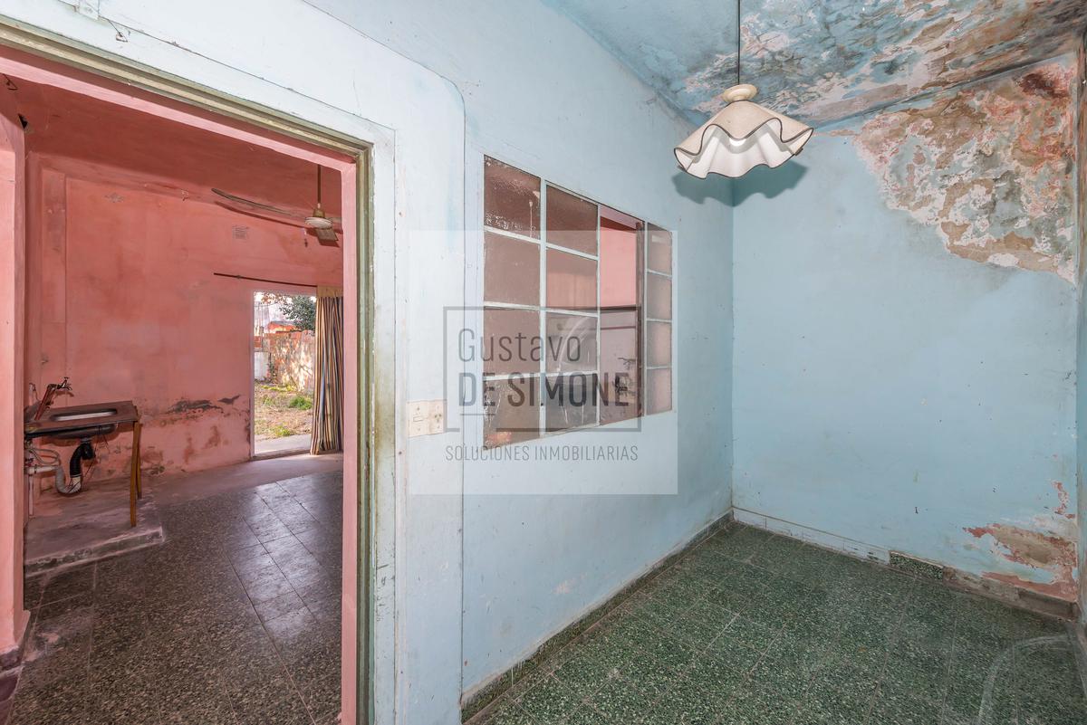 Venta Terreno con casa a refaccionar- Villa De Mayo, Zona Norte