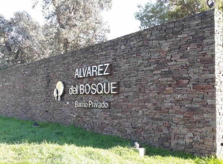 Hermoso lote en venta, en barrio Álvarez del Bosque, Moreno.