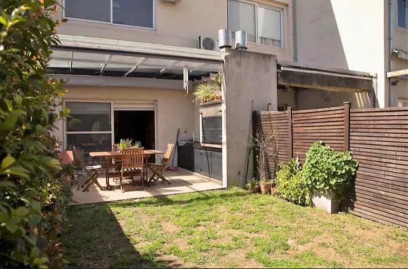 Venta triplex 4 amb. con jardín en Solares de Portezuelo. Nordelta