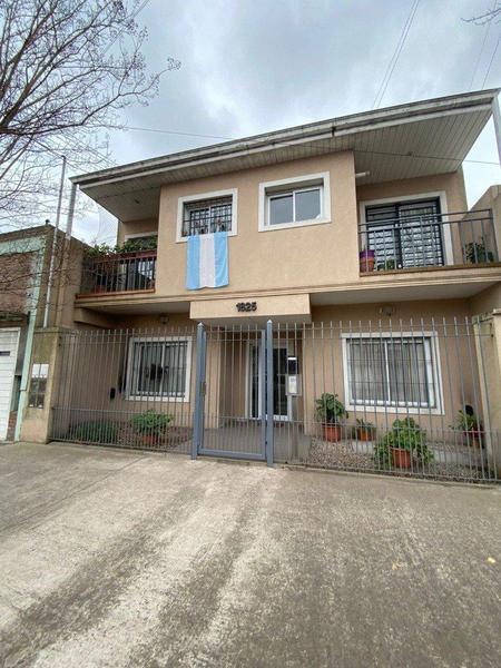 Ph en duplex de 4 ambientes en Marconi y Rivadavia