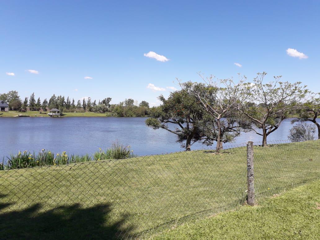 Impecable, canchera casa a la laguna en Laguna del Sol enero U$S 9.000