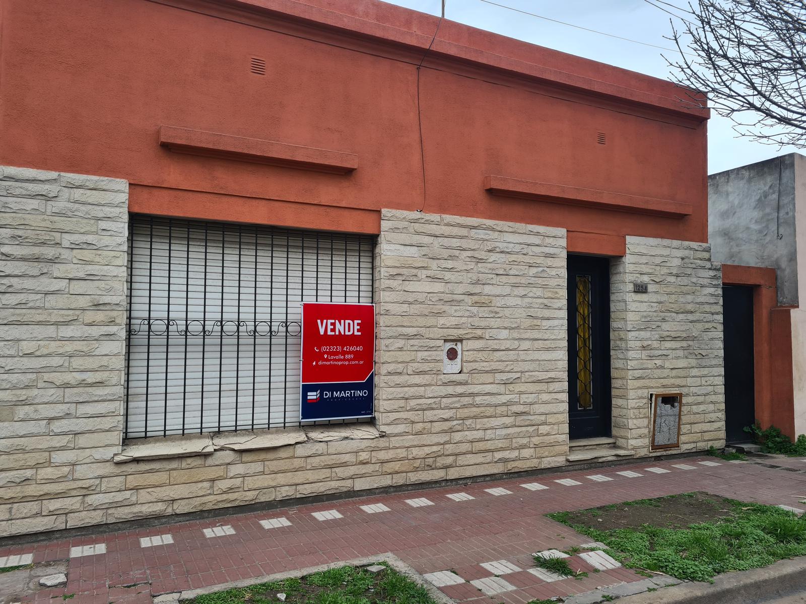 Casa en  Venta  Francia al 1200  Centro De Luján