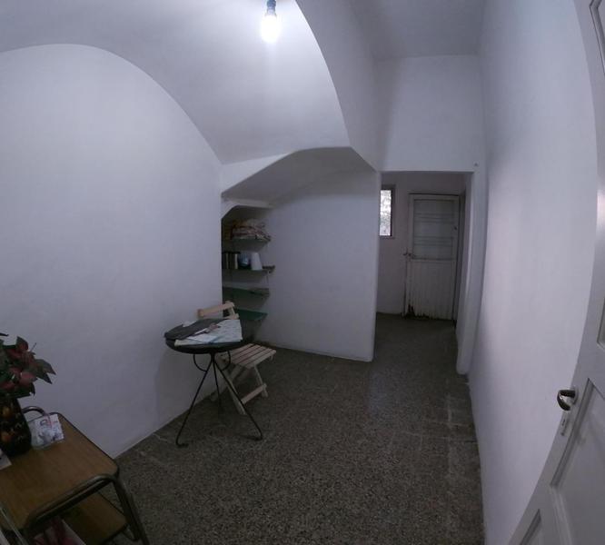 Venta Tipo casa 3 amb planta baja al frente con patio .